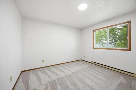 910-912 32nd Street N Fargo ND 58102
