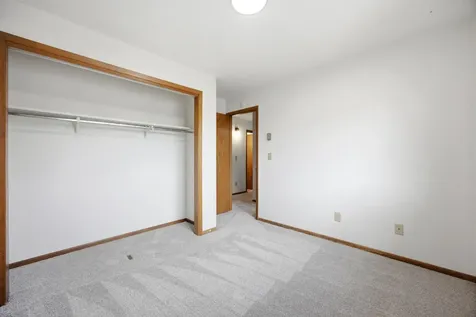 910-912 32nd Street N Fargo ND 58102