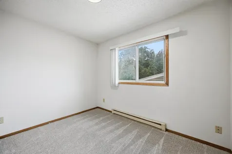 910-912 32nd Street N Fargo ND 58102
