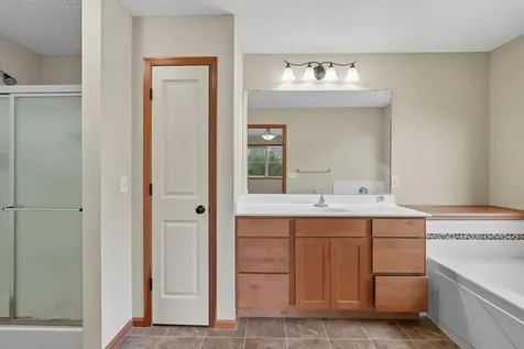 11333 Ivywood Trail Woodbury MN 55129