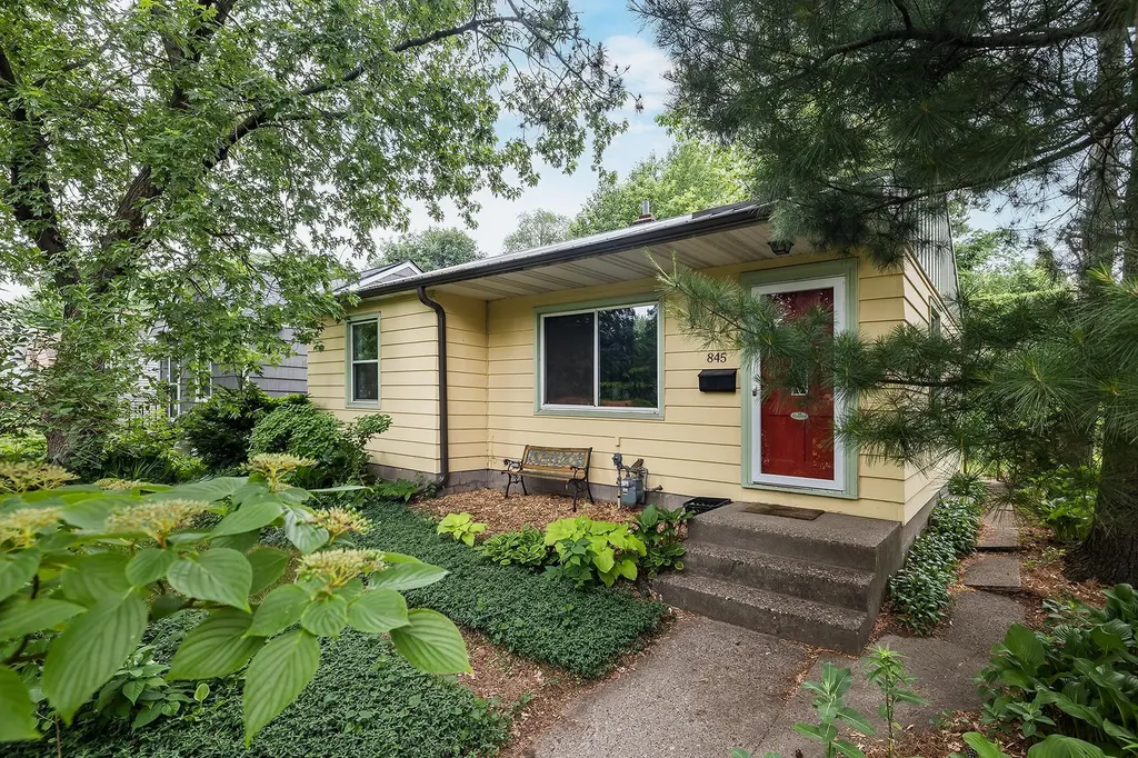 845 Clayland Street Saint Paul MN 55104