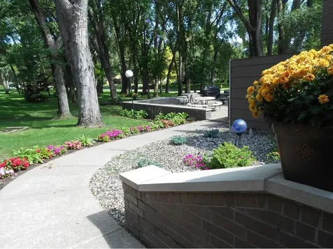 2800 Hamline Avenue N Roseville MN 55113