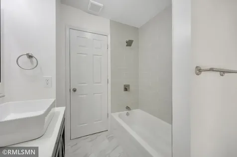 853 Conway Street Saint Paul MN 55106