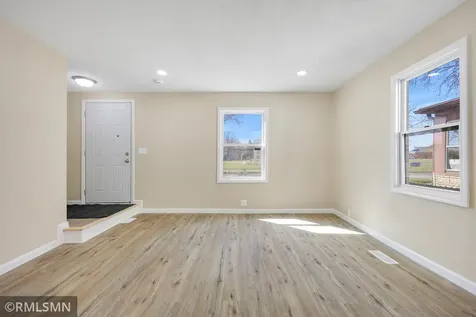 853 Conway Street Saint Paul MN 55106