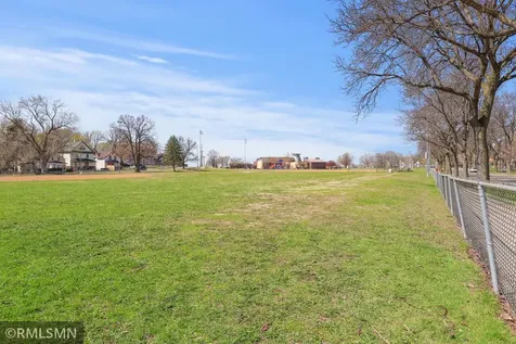 853 Conway Street Saint Paul MN 55106