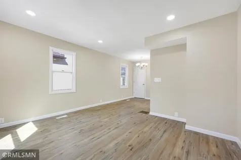 853 Conway Street Saint Paul MN 55106