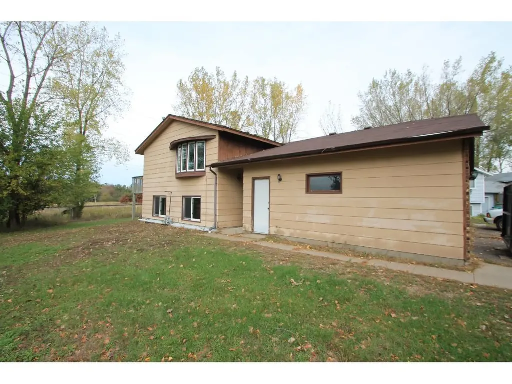 1078 122nd Avenue NW Coon Rapids MN 55448