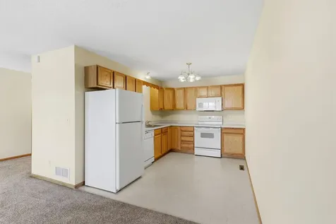 1587 County Road D E Maplewood MN 55109