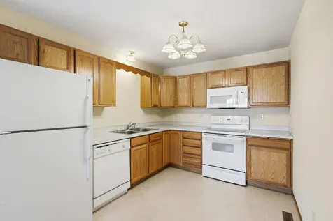 1587 County Road D E Maplewood MN 55109
