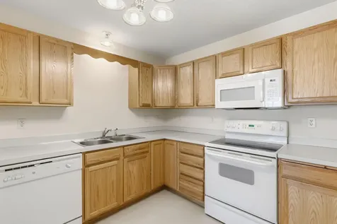 1587 County Road D E Maplewood MN 55109
