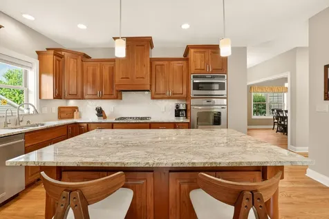 1872 Shannon Oaks Boulevard NE Rochester MN 55906