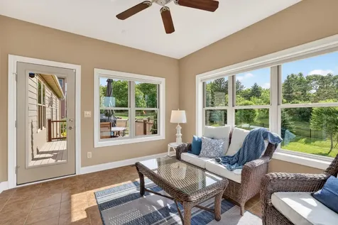 1872 Shannon Oaks Boulevard NE Rochester MN 55906