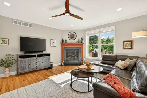1872 Shannon Oaks Boulevard NE Rochester MN 55906