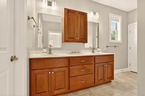 1872 Shannon Oaks Boulevard NE Rochester MN 55906