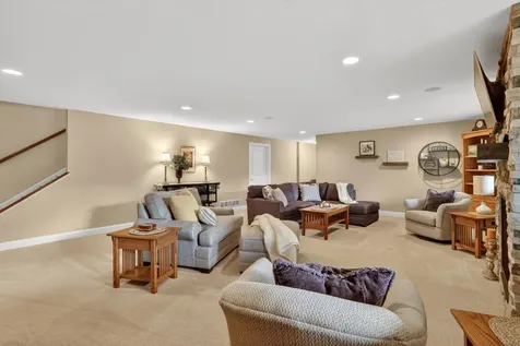 1872 Shannon Oaks Boulevard NE Rochester MN 55906