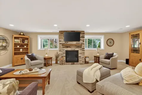 1872 Shannon Oaks Boulevard NE Rochester MN 55906