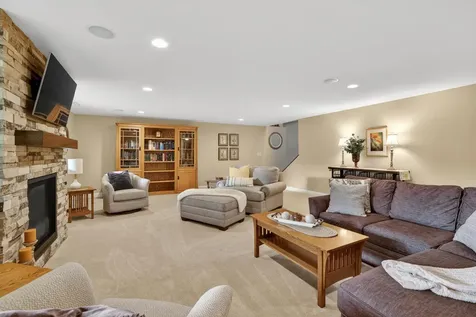 1872 Shannon Oaks Boulevard NE Rochester MN 55906