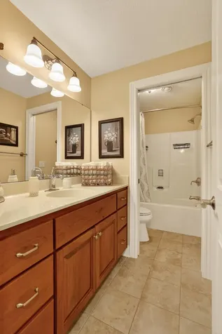 1872 Shannon Oaks Boulevard NE Rochester MN 55906