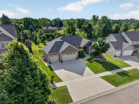 1872 Shannon Oaks Boulevard NE Rochester MN 55906