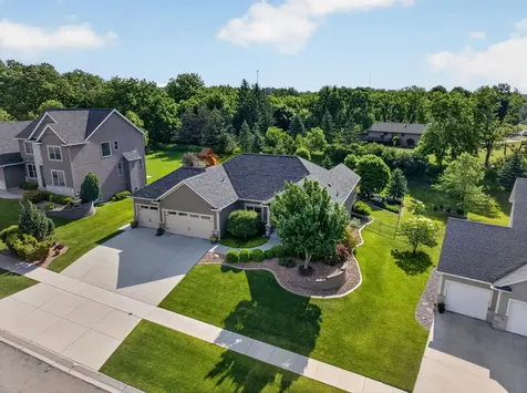 1872 Shannon Oaks Boulevard NE Rochester MN 55906