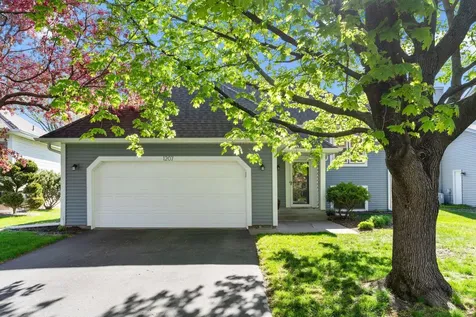 1207 Silverwood Road Woodbury MN 55125