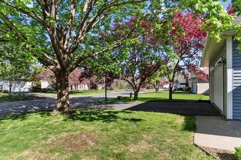 1207 Silverwood Road Woodbury MN 55125