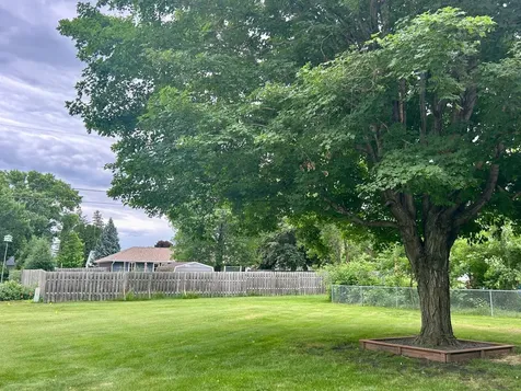 512 8th Street Gaylord MN 55334