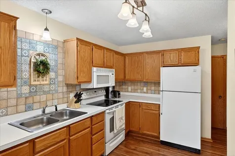 1897 N Ruby Court Eagan MN 55122