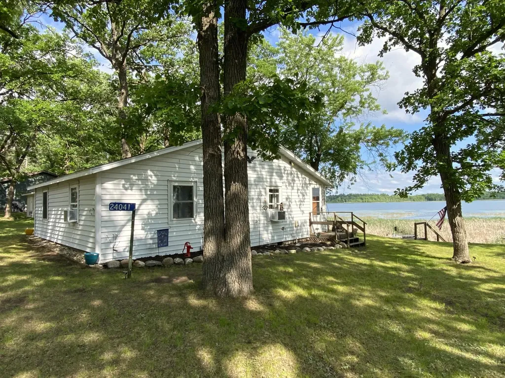 24041 Clover Lane Nevis MN 56467