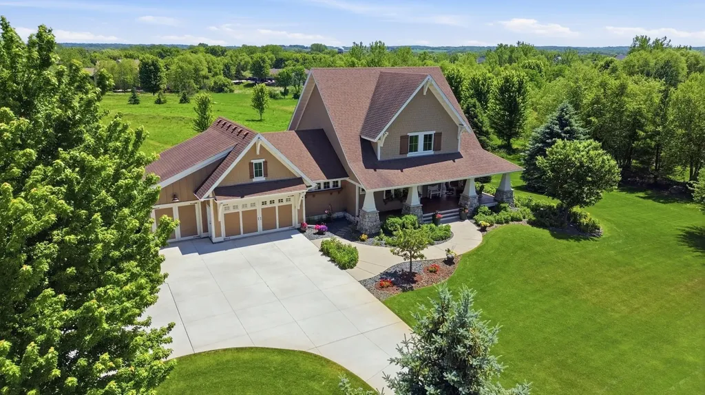 19475 Oak Grove Avenue Prior Lake MN 55372