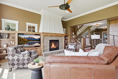 19475 Oak Grove Avenue Prior Lake MN 55372