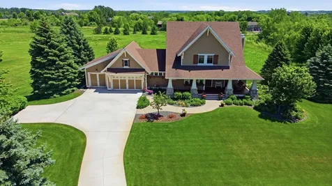 19475 Oak Grove Avenue Prior Lake MN 55372