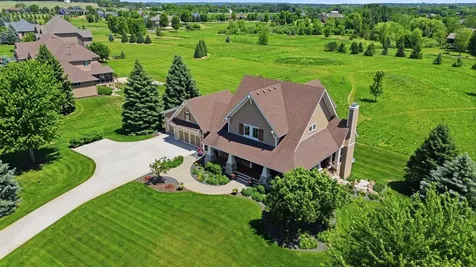19475 Oak Grove Avenue Prior Lake MN 55372