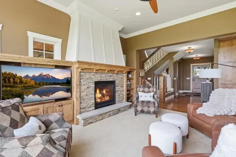 19475 Oak Grove Avenue Prior Lake MN 55372