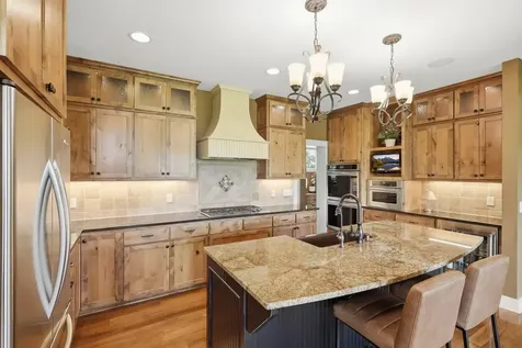19475 Oak Grove Avenue Prior Lake MN 55372