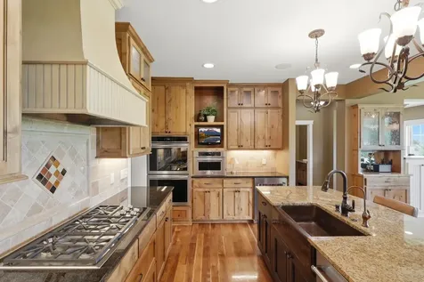 19475 Oak Grove Avenue Prior Lake MN 55372