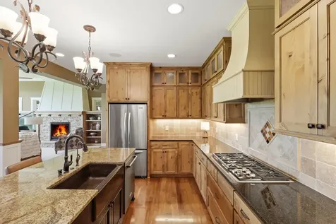 19475 Oak Grove Avenue Prior Lake MN 55372