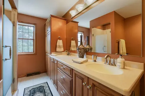 211 Paisley Lane Golden Valley MN 55422