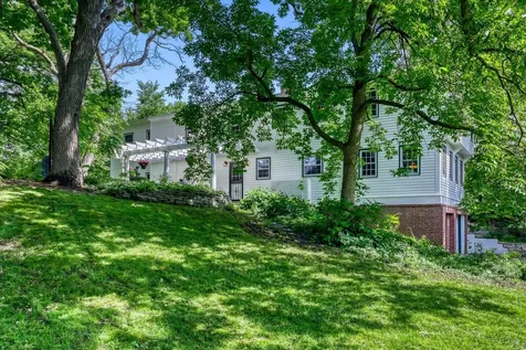 211 Paisley Lane Golden Valley MN 55422