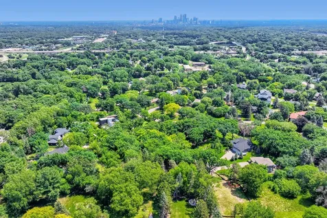 211 Paisley Lane Golden Valley MN 55422