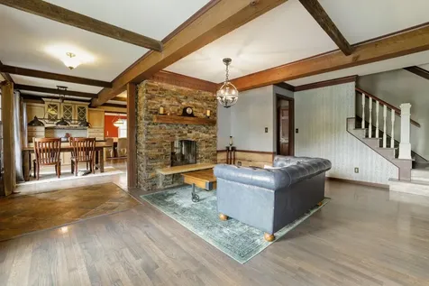 211 Paisley Lane Golden Valley MN 55422