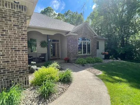11655 Castle Bluff Lane SW Stewartville MN 55976
