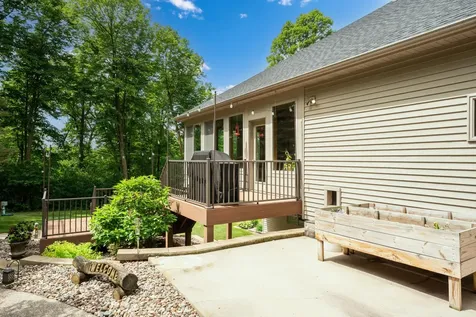 11655 Castle Bluff Lane SW Stewartville MN 55976