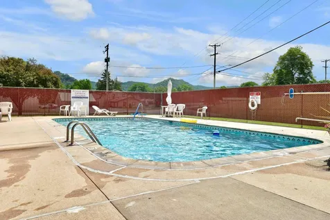 1328B Mcnally Drive Winona MN 55987