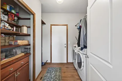 1245 Vernon Drive Carver MN 55315