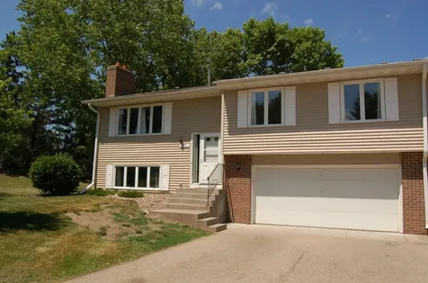 1693 Covington Lane Eagan MN 55122