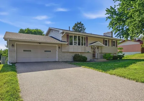 5216 Taylor Street NE Fridley MN 55421