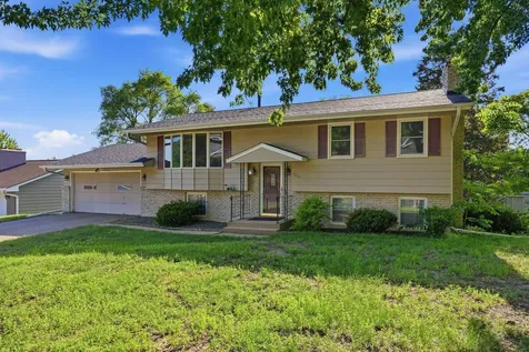 5216 Taylor Street NE Fridley MN 55421