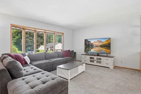 5216 Taylor Street NE Fridley MN 55421