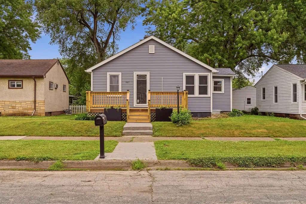 527 S 2nd Street La Crescent MN 55947